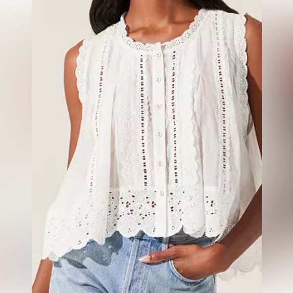 Astr Tops - ASTR The Label white eyelet sleeveless blouse